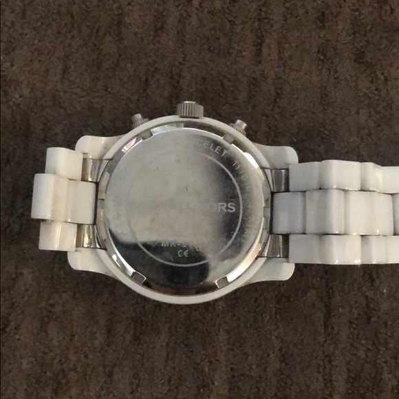 Micheal Kors Woman’s Watch - Picture 2 of 3